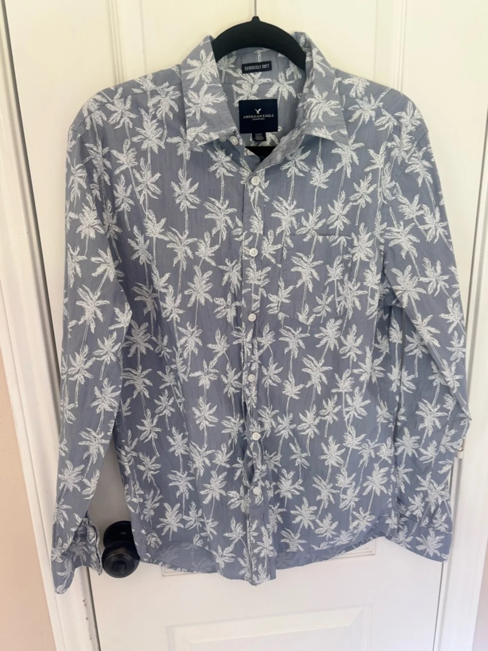 American‎ Eagle Men’s M Palm Tree Button-Up Shirt Blue & White 100% Cotton Beach